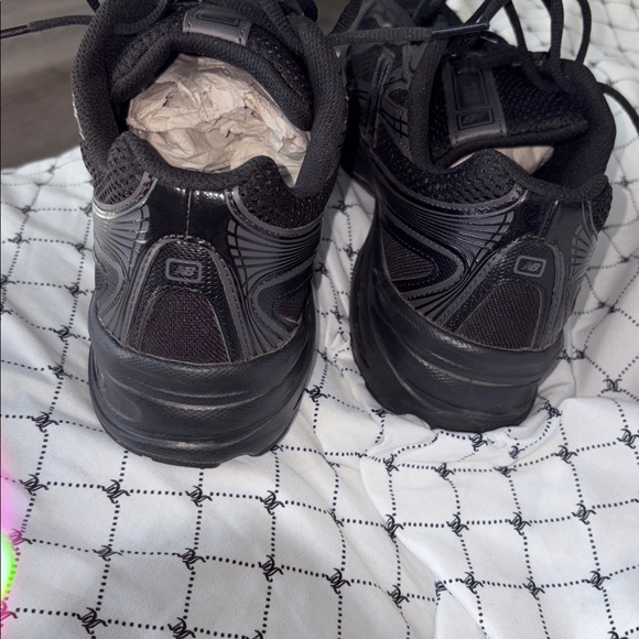 New Balance Charcoal Running Shoes - Picture 14 of 14